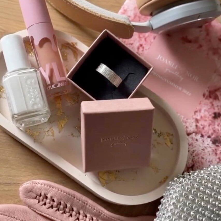 ugc reklame by chriz smykker i pink setup