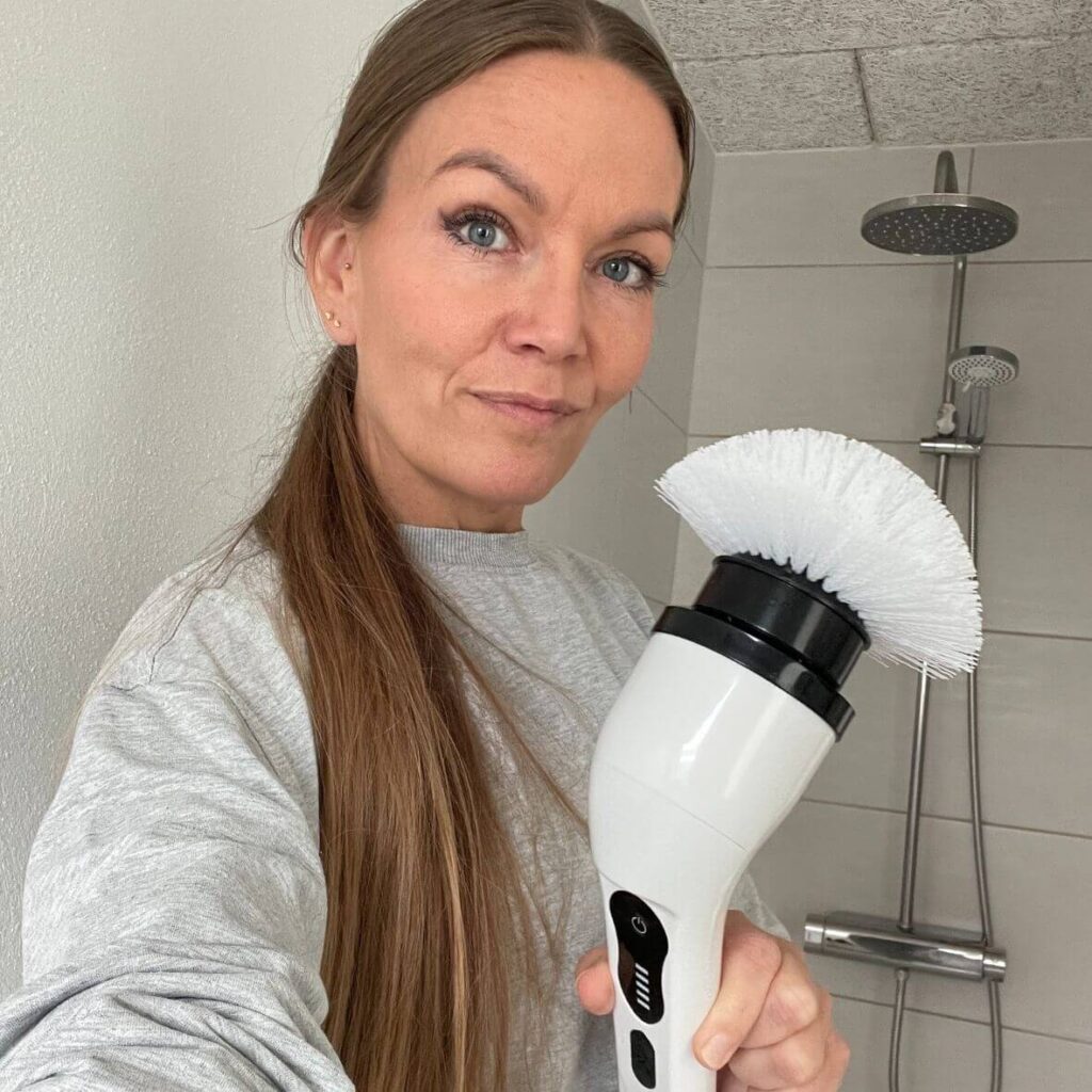 ugc creator chriz laver video content for easyclean.dk